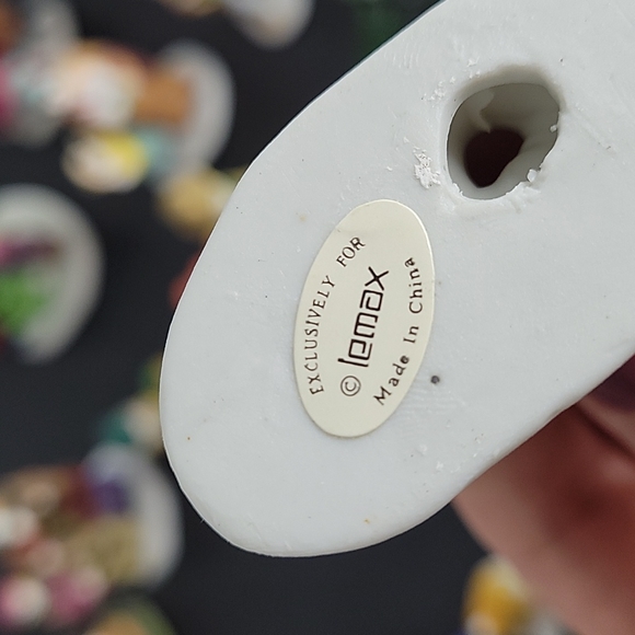 RELISTED... STILL FOR SALE..  Vintage Lemax Dickensvale - Picture 12 of 12